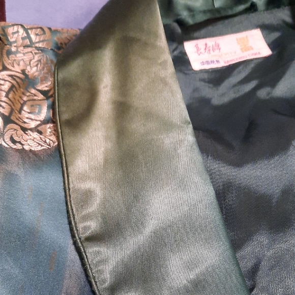 Elegant Green Satin Robe with Gold Accents - Picture 7 of 10